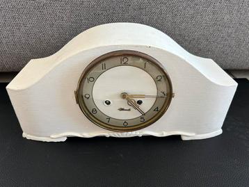 Schoorsteen pendule beschikbaar voor biedingen