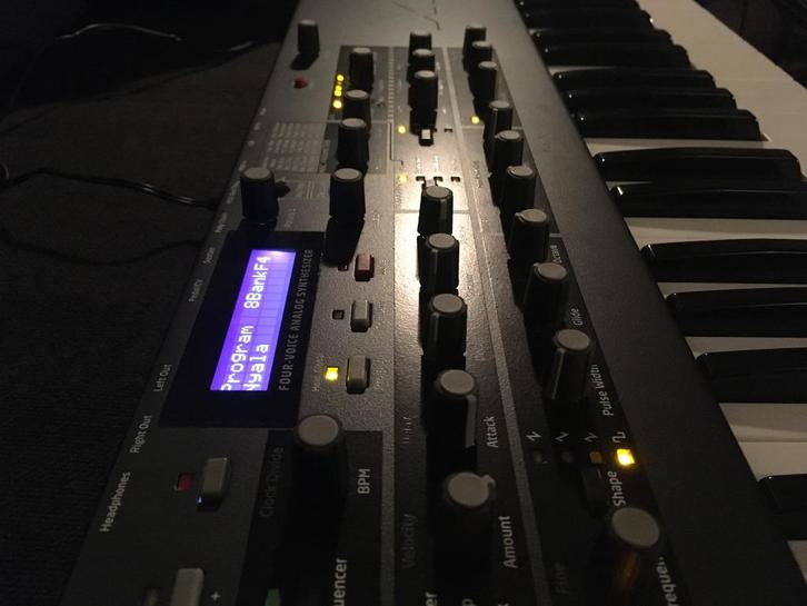 Dave Smith Mopho x4 analoog, aftertouch, 4 voice poly, Muziek en Instrumenten, Synthesizers, Gebruikt, Overige aantallen, Overige merken