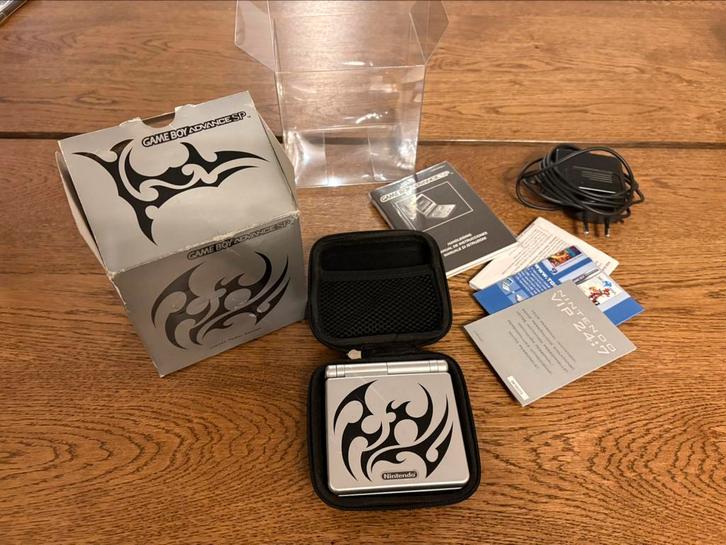 Gameboy Advance SP Limited Tribal Edition, Spelcomputers en Games, Spelcomputers | Nintendo Game Boy, Zo goed als nieuw, Game Boy Advance SP