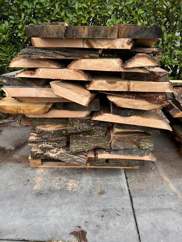 1,4 kuub gestapeld eikenhout voor 120 euro !!! beschikbaar voor biedingen