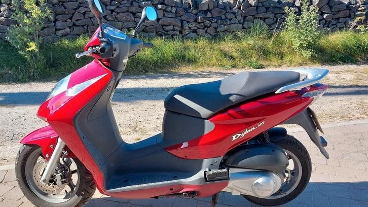 Gezocht: Honda Dylan scooter, Fietsen en Brommers, Scooters | Yamaha, Overige modellen, Benzine, Ophalen