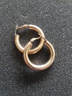 Brede oorringen in goudkleur, Sieraden, Tassen en Uiterlijk, Oorbellen, Ophalen of Verzenden, Zo goed als nieuw, Goud, Overige materialen