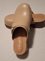 Leuke klompen maat 40, Kleding | Dames, Schoenen, Ophalen, Beige, Nieuw, Sandalen of Muiltjes