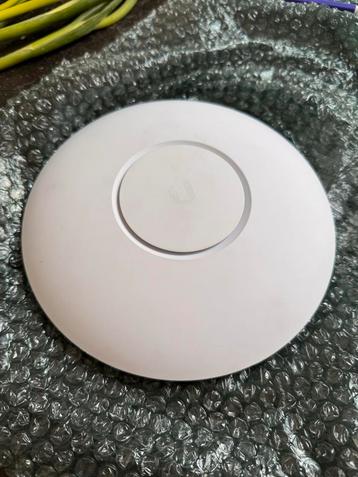 Ubiquiti UniFi UAP-AC-PRO Access Point beschikbaar voor biedingen