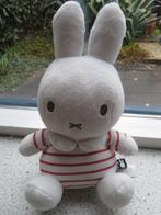 Zittende Nijntje met gestreept lijf merk Tiamo Miffy, Kinderen en Baby's, Speelgoed | Knuffels en Pluche, Ophalen of Verzenden