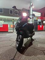 Piaggio zip 4t 50cc British racing green, Fietsen en Brommers, Scooters | Piaggio, Ophalen, Maximaal 45 km/u, Zip, Zo goed als nieuw