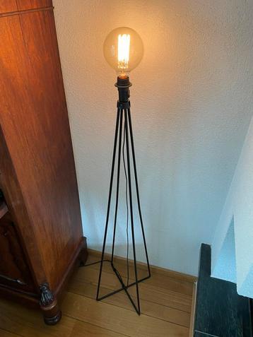 Vloerlamp incl lamp beschikbaar voor biedingen