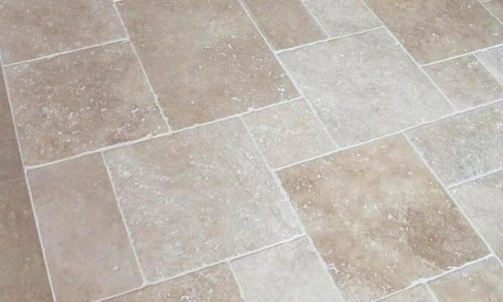 AANBIEDING TRAVERTIN TEGELS ANTICATO ROMAANS VERBAND, Huis en Inrichting, Stoffering | Vloerbedekking, Nieuw, Ophalen of Verzenden