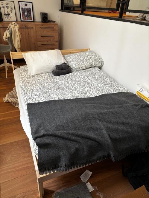 Nieuw ikea bed en matras, Huis en Inrichting, Slaapkamer | Matrassen en Bedbodems, Zo goed als nieuw, 140 cm, 200 cm, Tweepersoons