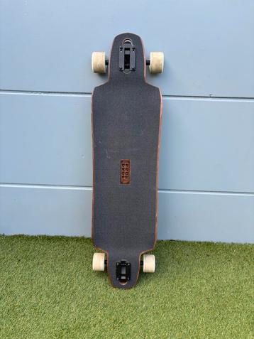 Heel mooi long board beschikbaar voor biedingen