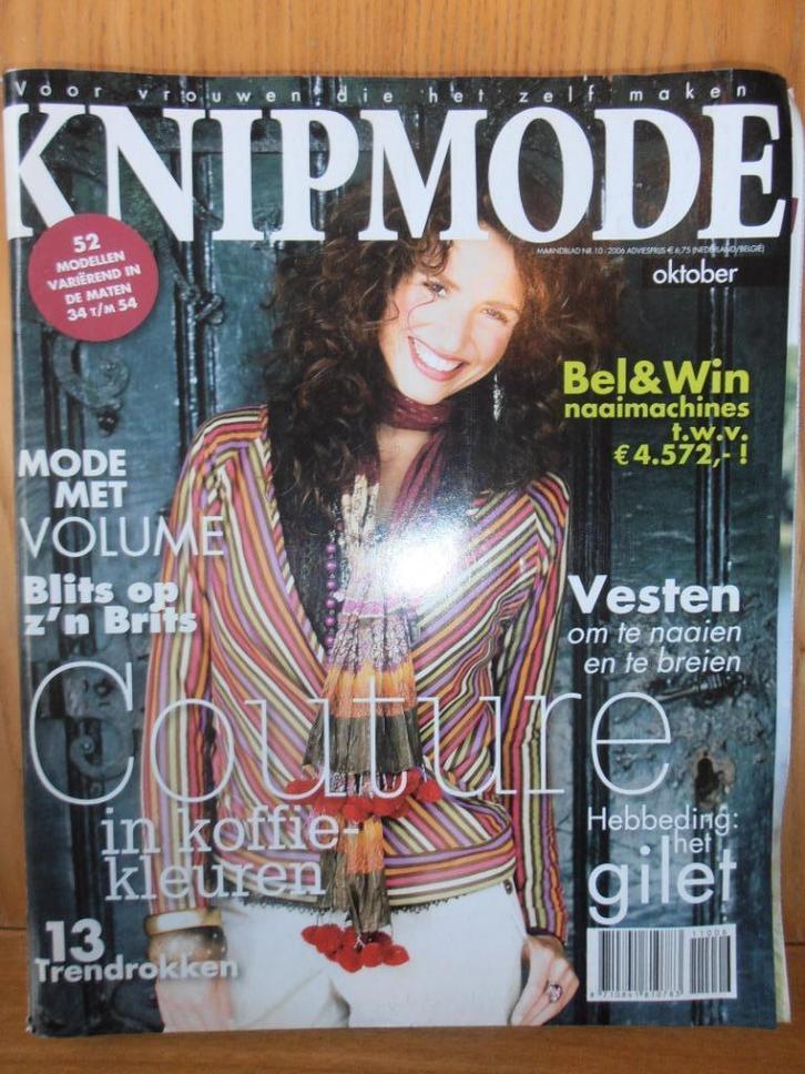 Knipmode oktober 2006 met 13 trendrokken, Hobby en Vrije tijd, Kledingpatronen, Zo goed als nieuw, Vrouw, Knipmode, Ophalen of Verzenden