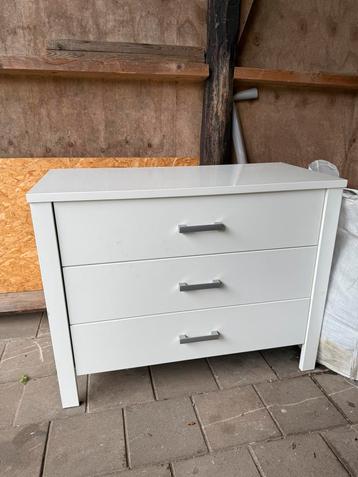 Ladekast/commode beschikbaar voor biedingen