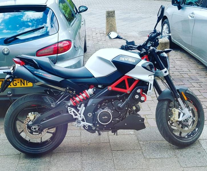 Aprilia Shiver 900, Motoren, Motoren | Aprilia, Particulier, Naked bike, meer dan 35 kW, 2 cilinders, ABS, Handvatverwarming, Ophalen