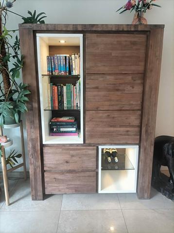 Mooie acaciahout buffetkast, boekenkast, Henders en Hazel beschikbaar voor biedingen