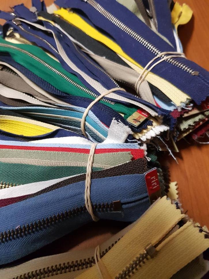 Nu deze mix partij metalen ritsen 300 stuks, Hobby en Vrije tijd, Naaien en Fournituren, Nieuw, Rits of Sluiting, Ophalen of Verzenden