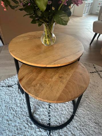 Mango houten salontafeltjes beschikbaar voor biedingen