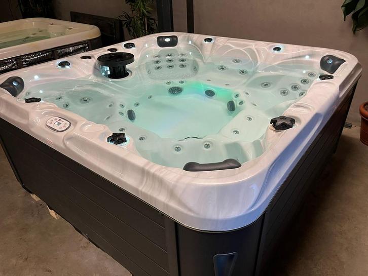 Demo 7 pers. Spa Passion Joy incl. Garantie & Plaatsing, Tuin en Terras, Bubbelbaden en Hottubs, Zo goed als nieuw, Filter, Ophalen