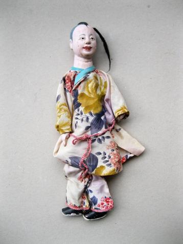 Antieke handpop circa 1900/1910 China           beschikbaar voor biedingen