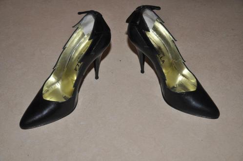 Zwarte feestelijke pumps op stiletto - maat 38, Kleding | Dames, Schoenen, Zo goed als nieuw, Pumps, Zwart, Ophalen of Verzenden