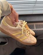 Adidas Gazelle maat 39 1/3, Beige, Ophalen of Verzenden, Sneakers of Gympen, Zo goed als nieuw