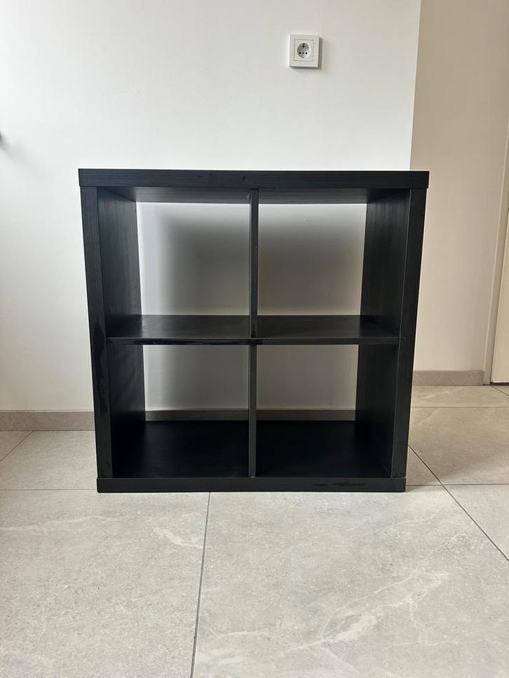 Zwarte Kallax kast IKEA - 4 vakken, Huis en Inrichting, Kasten | Boekenkasten, Gebruikt, 50 tot 100 cm, Minder dan 100 cm, 25 tot 50 cm