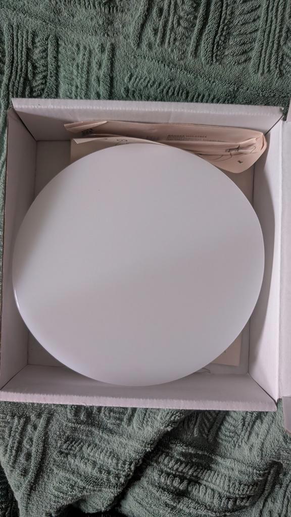 Ikea Svallis Wandlamp - Nieuw in doos, Huis en Inrichting, Lampen | Wandlampen, Nieuw, Kunststof, Ophalen of Verzenden