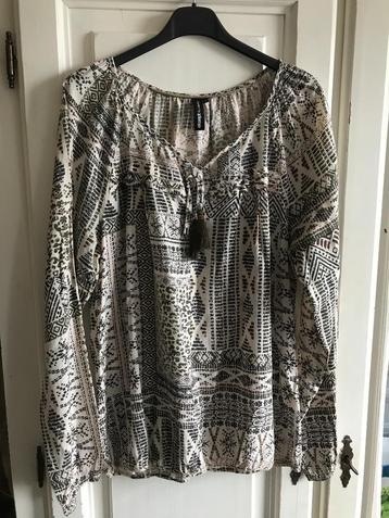 blouse (Eksept) beschikbaar voor biedingen