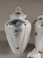 Royal Albert Moonlight Rose- 2 Dekselvazen, Antiek en Kunst, Antiek | Servies los, Ophalen of Verzenden