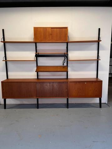 Poul Cadovius by Royal System vintage modulair wandsysteem beschikbaar voor biedingen
