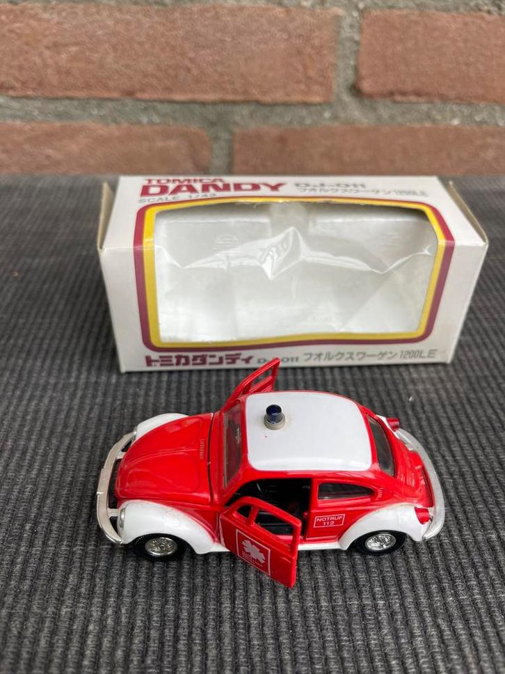 1:43 TOMICA DANDY VW KEVER ’HELFT MENSCHEN RETTEN’, Hobby en Vrije tijd, Modelauto's | 1:43, Zo goed als nieuw, Auto, Ophalen of Verzenden