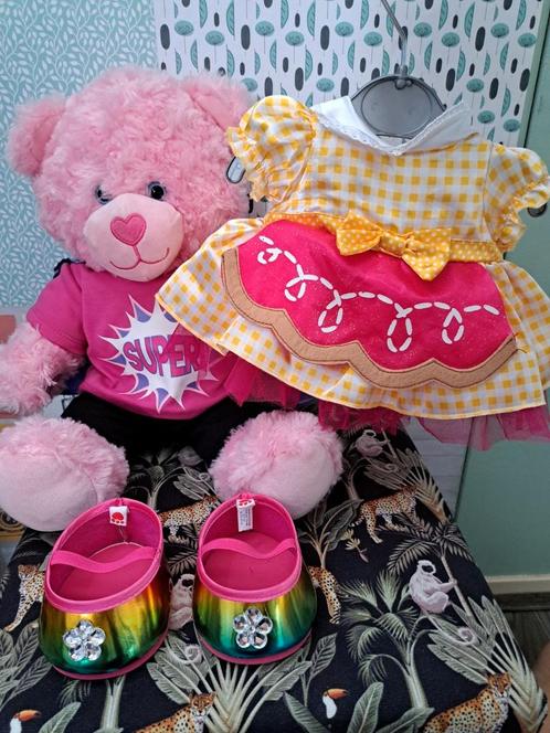 Build-a-Bear incl spraakhartje en 2 outfits!!, Kinderen en Baby's, Speelgoed | Knuffels en Pluche, Zo goed als nieuw, Beer, Ophalen of Verzenden