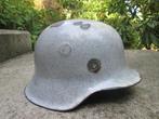 Geemailleerde Duitse helm M42, was een pispot. bijzonder, Ophalen of Verzenden, Landmacht, Nederland, Helm of Baret
