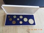 Zilveren munten in cassette   + kleinere waarden, Postzegels en Munten, Munten | Nederland, Ophalen, Koningin Juliana, Setje, Zilver