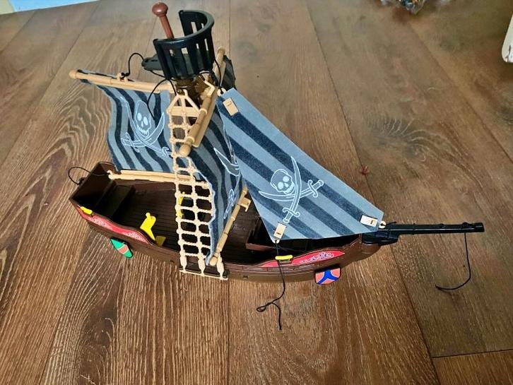 Piraten schip Simba op wieltjes en andere piratenartikelen, Kinderen en Baby's, Speelgoed | Playmobil, Zo goed als nieuw, Ophalen of Verzenden