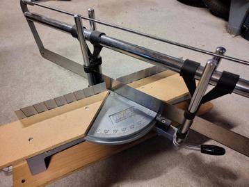 Verstekzaag - Handzaag beschikbaar voor biedingen