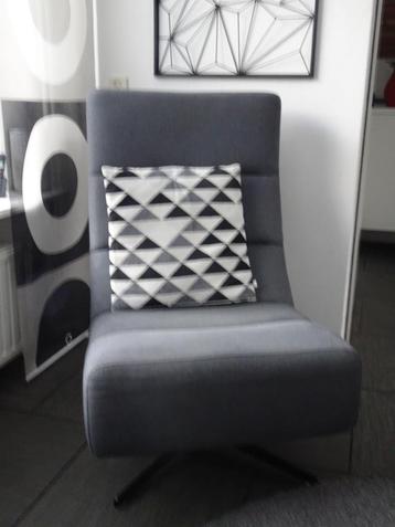 draai fauteuil beschikbaar voor biedingen