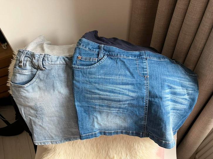 2x spijkerrok + positielegging pakket oa mamalicious, Kleding | Dames, Positiekleding, Zo goed als nieuw, Broek of Spijkerbroek