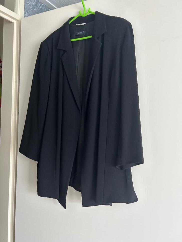 Dames kostuum maat 46 Marina Rinaldi maat 23 zwart zgan, Kleding | Dames, Jasjes, Kostuums en Pakken, Zo goed als nieuw, Maat 46/48 (XL) of groter