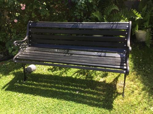 Strakke gietijzeren tuinbank, Tuin en Terras, Tuinbanken, Zo goed als nieuw, Hout, Ophalen of Verzenden