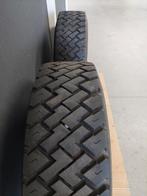 4x vrachtwagen  trekas banden 285x70x19.5met velg, Auto-onderdelen, Ophalen of Verzenden, Gebruikt, All Season, Band(en)