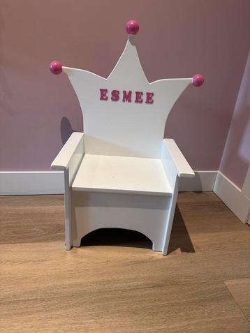 Kinderstoel met naam Esmee beschikbaar voor biedingen