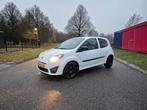 Renault Twingo Collection 1.2 16V 2011 Wit, Auto's, 839 kg, 74 pk, 4 cilinders, 4 stoelen