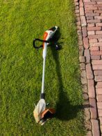 Stihl. Oplaadbare grastrimmer, Ophalen, Zo goed als nieuw, 10 tot 30 cm, Accu