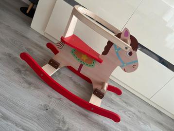 Houten Hobbelpaard - Zo Goed Als Nieuw! beschikbaar voor biedingen