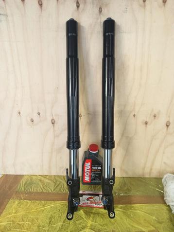 Suzuki GSXR 750 K8-L0 2008-2010 voorvorken in nieuwstaat !! beschikbaar voor biedingen
