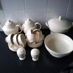 Queen's garden: Theepot, dek en vleesschaal  enz., Huis en Inrichting, Keuken | Servies, Overige typen, Ophalen of Verzenden, Zo goed als nieuw