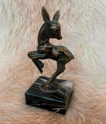 Beeldje leuk oud bronzen brons beeldje van hinde hertje beschikbaar voor biedingen