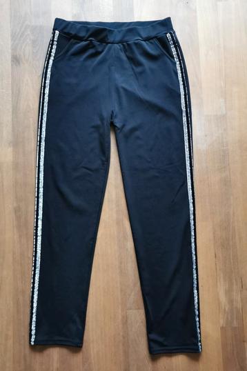 Broek met glitterende biesjes mt. M beschikbaar voor biedingen