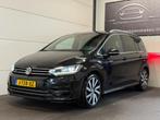Volkswagen Touran 1.5 TSI R-Line 7p Pano, ACC, Apple Carplay, Auto's, Volkswagen, Stof, 4 cilinders, 150 pk, 7 stoelen