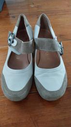 Helioform schoenen met klein hakje. Wit/bruin. Maat 6 (39) G, Schoenen met lage hakken, Wit, Ophalen of Verzenden, Zo goed als nieuw